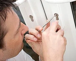 Gallery Locksmith Store Bloomingdale, IL 630-283-6639 - 16-Emergency-Unlock